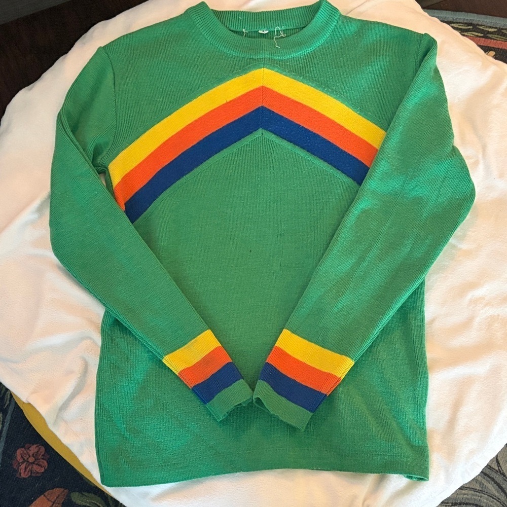 Vintage! Made in British Crown Colony of Hong Kong Green Crewneck Sweater